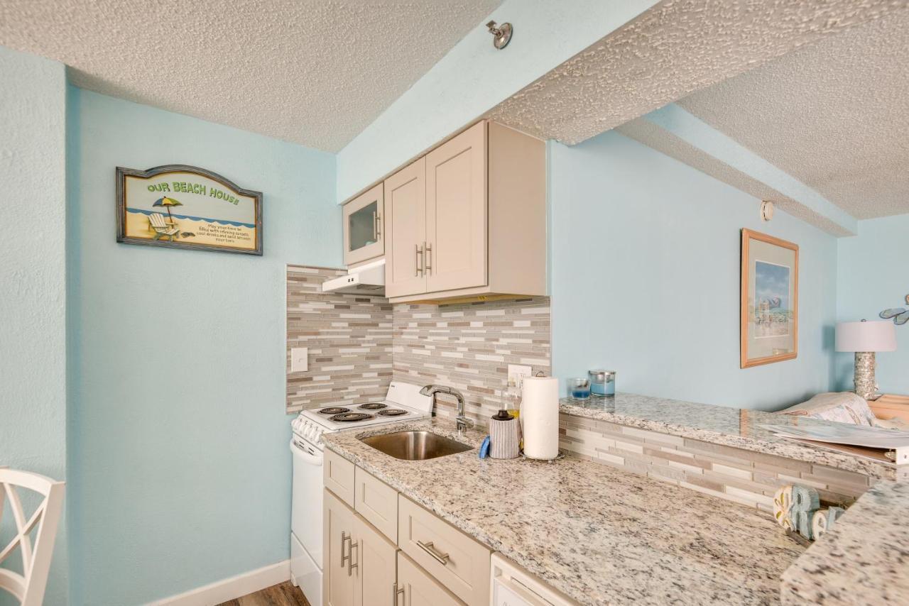 Updated Daytona Beach Oceanfront Studio! Exterior photo